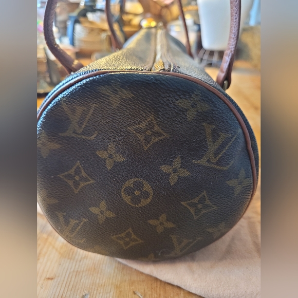 Louis Vuitton Papillon Shoulder Bag - Picture 2 of 8